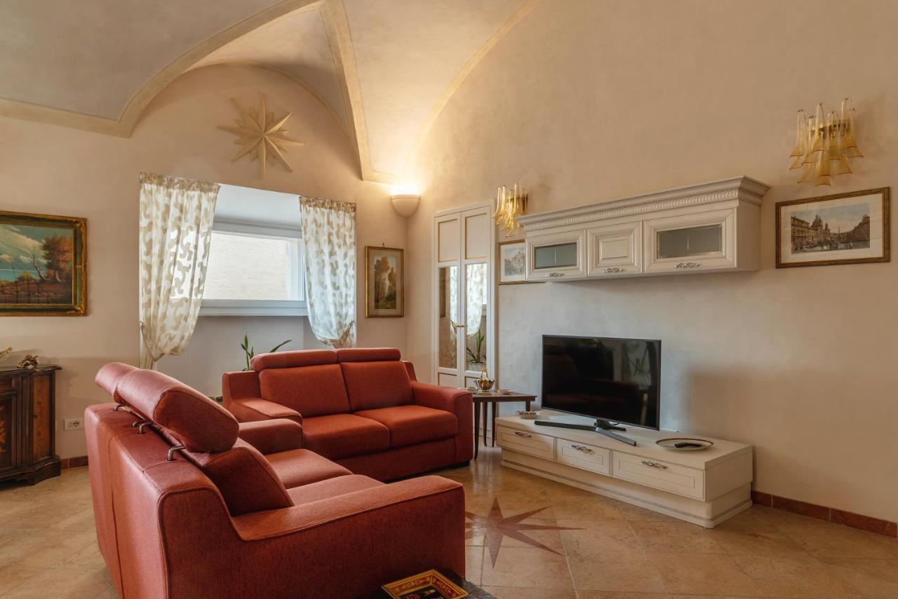 Palazzo Altieri Elegant Apartment Рим Екстериор снимка
