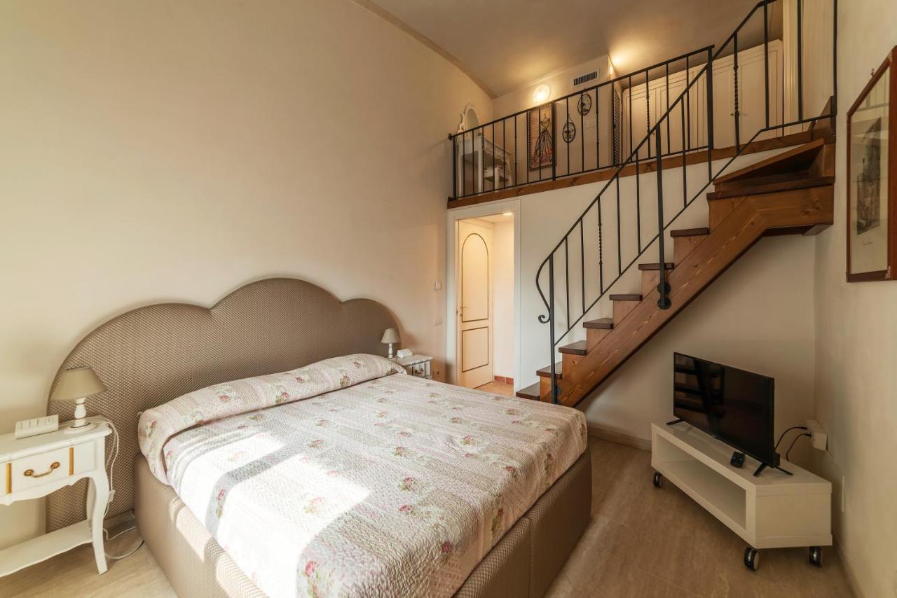 Palazzo Altieri Elegant Apartment Рим Екстериор снимка
